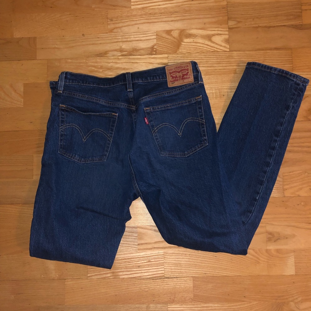 Levi’s Straight Leg Jeans